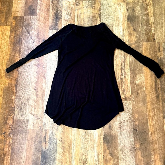 Black long sleeve - Picture 2 of 2